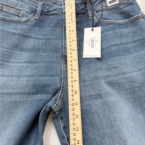 Judy Blue High Waist Boyfriend Jeans Size 13/31 NWT - Picture 8 of 8